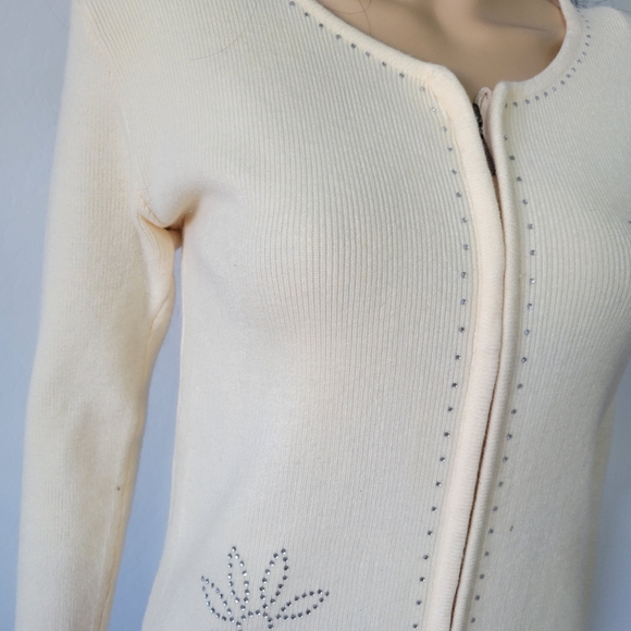 Beautiful Sweaters - Picture 11 of 13